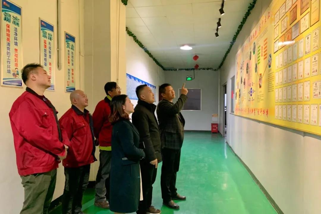 祝贺冠科工业董事长杨兴国荣获国际徽商“2020年度中华百名优秀徽商”荣誉称号